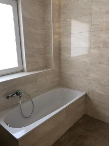 40250a47-a970-476d-9620-ec4980a7cc6b (1)