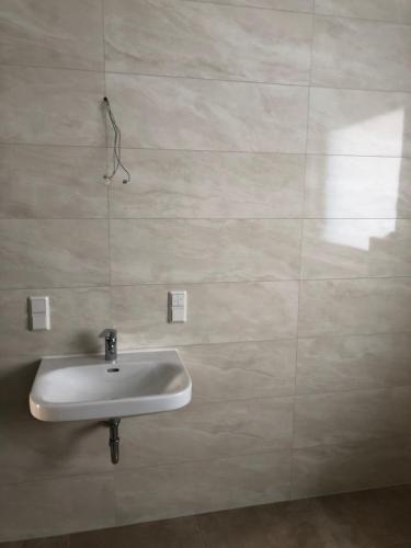 79c5ced1-3b2d-4998-b84c-c69096f29365 (1)