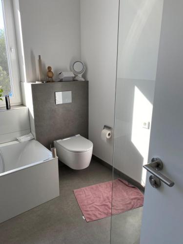 9312bfa7-83f1-4d85-a4d7-70d574785702 (1)