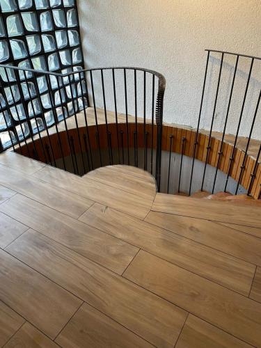 c8b93a36-950b-421d-8e06-c0bb9c52d99d (1)