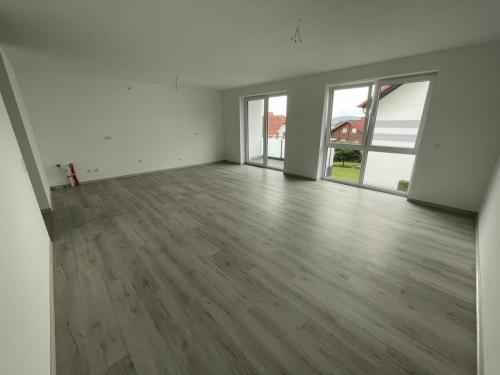 f5c065c1-215d-4802-bb71-1169a031402d (1)