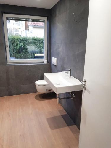 094a2dc7-12d2-4878-80f4-652e4d330c20