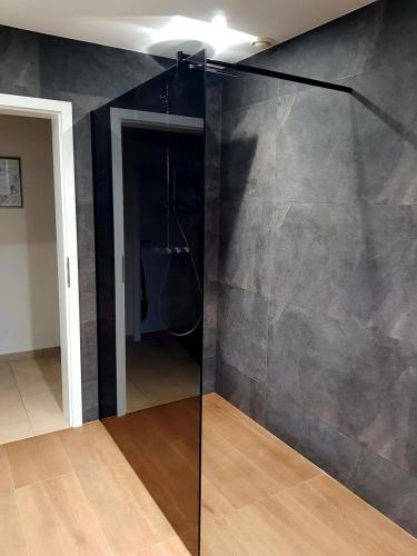 ee1ed4fd-4387-4ee0-b810-541b143c099d